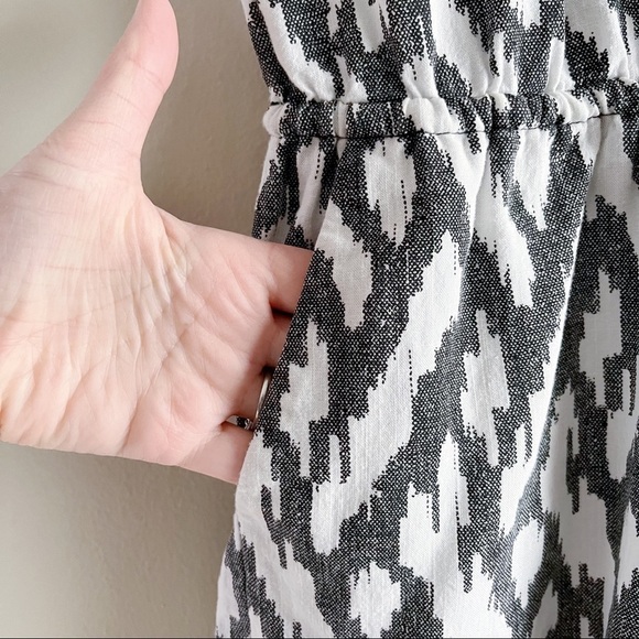 J.Crew Linen Blend Short Sleeve Romper‎ w/ pockets in Black White Ikat Print, XS - Picture 10 of 16